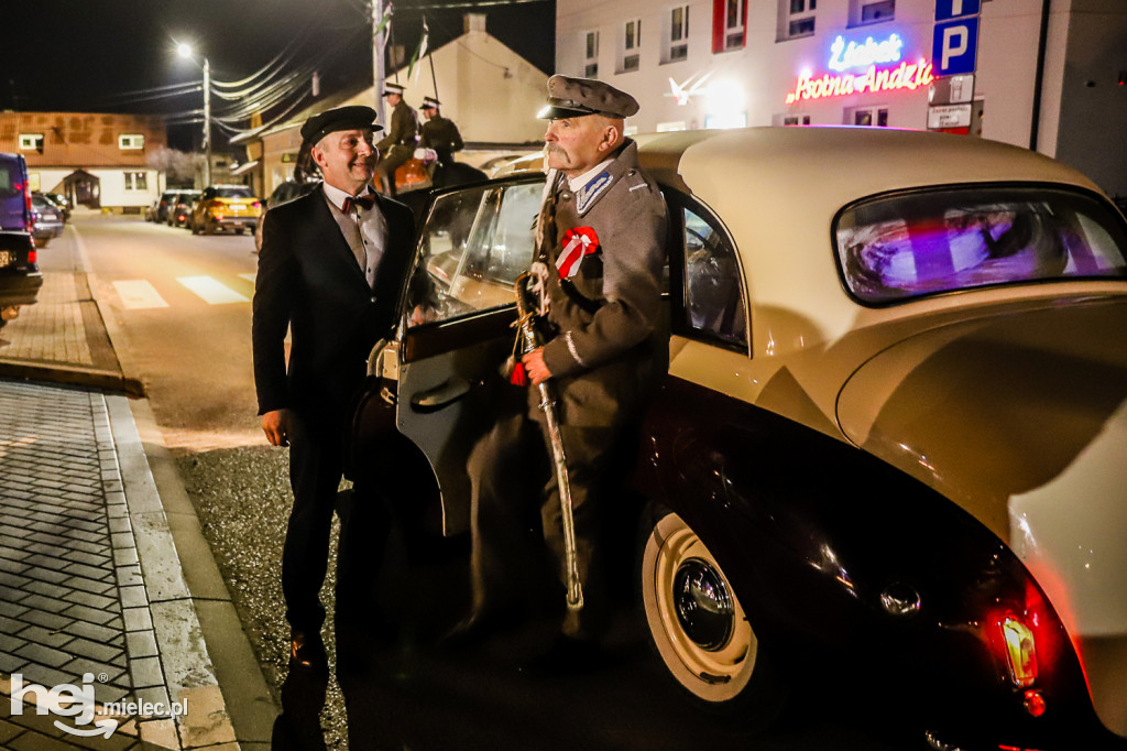 Ogień Niepodległości i marszałek Piłsudski w Przecławiu
