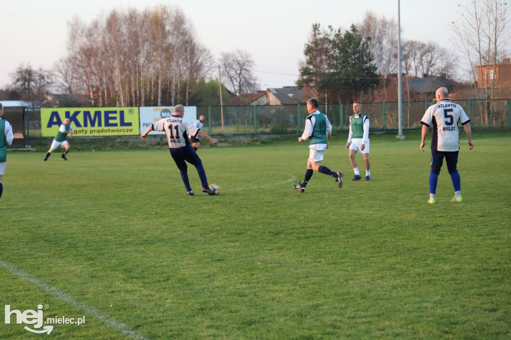 Biało-Czerwony Turniej Piłkarski Oldboyów Gminy Mielec