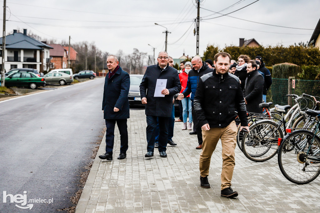 Nowa droga połączyła dwie gminy