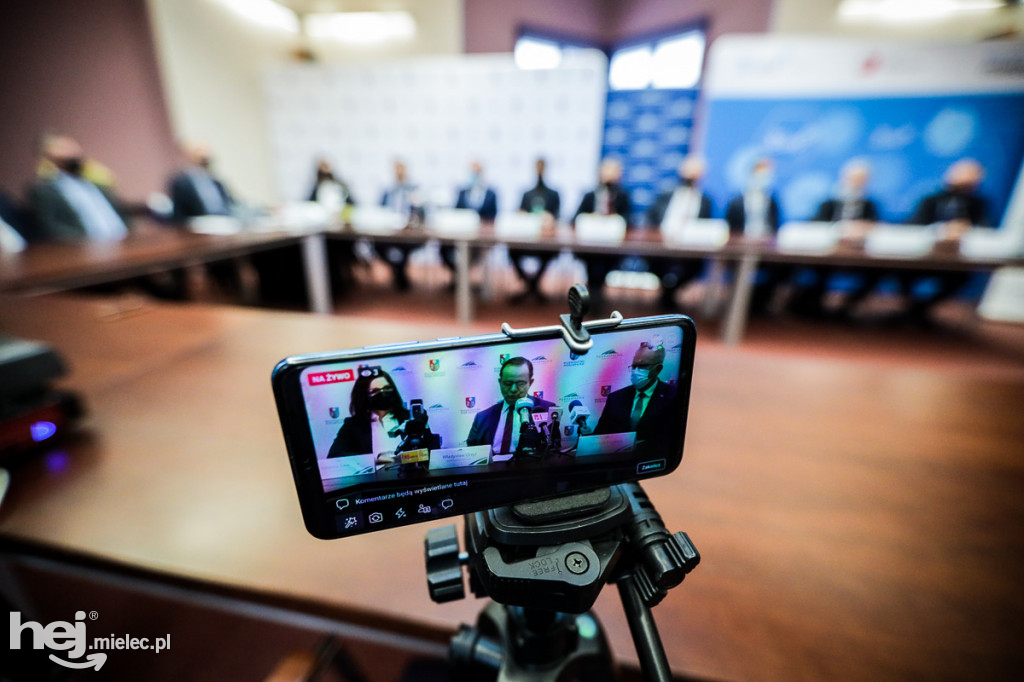 Podpisanie umowy na remont linii kolejowej Mielec - Padew Narodowa