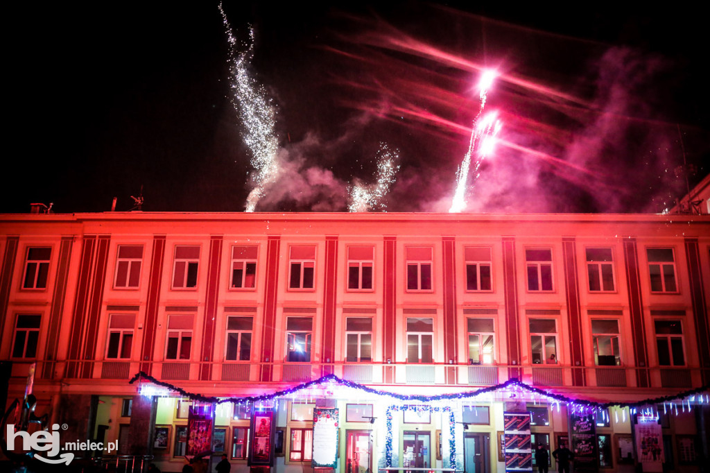 Mielczanie na Placu AK przywitali 2022 rok