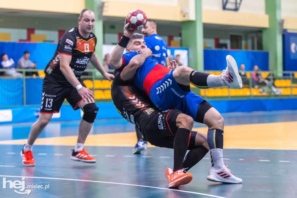 Handball Stal wróciła do treningów i sparingów