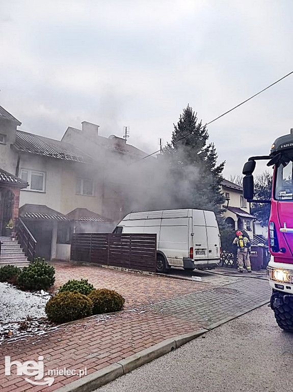 Pożar w Mielcu. Dwie osoby ewakuowały się z budynku