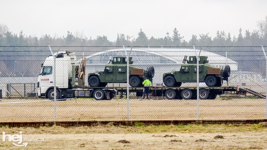 Budowa bazy wojska USA na Lotnisku Mielec