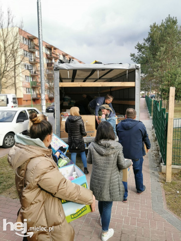 Pierwsze mieleckie konwoje z pomocą ruszyły na granicę