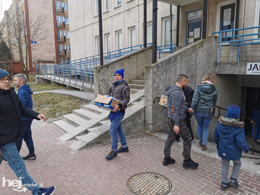 Pierwsze mieleckie konwoje z pomocą ruszyły na granicę