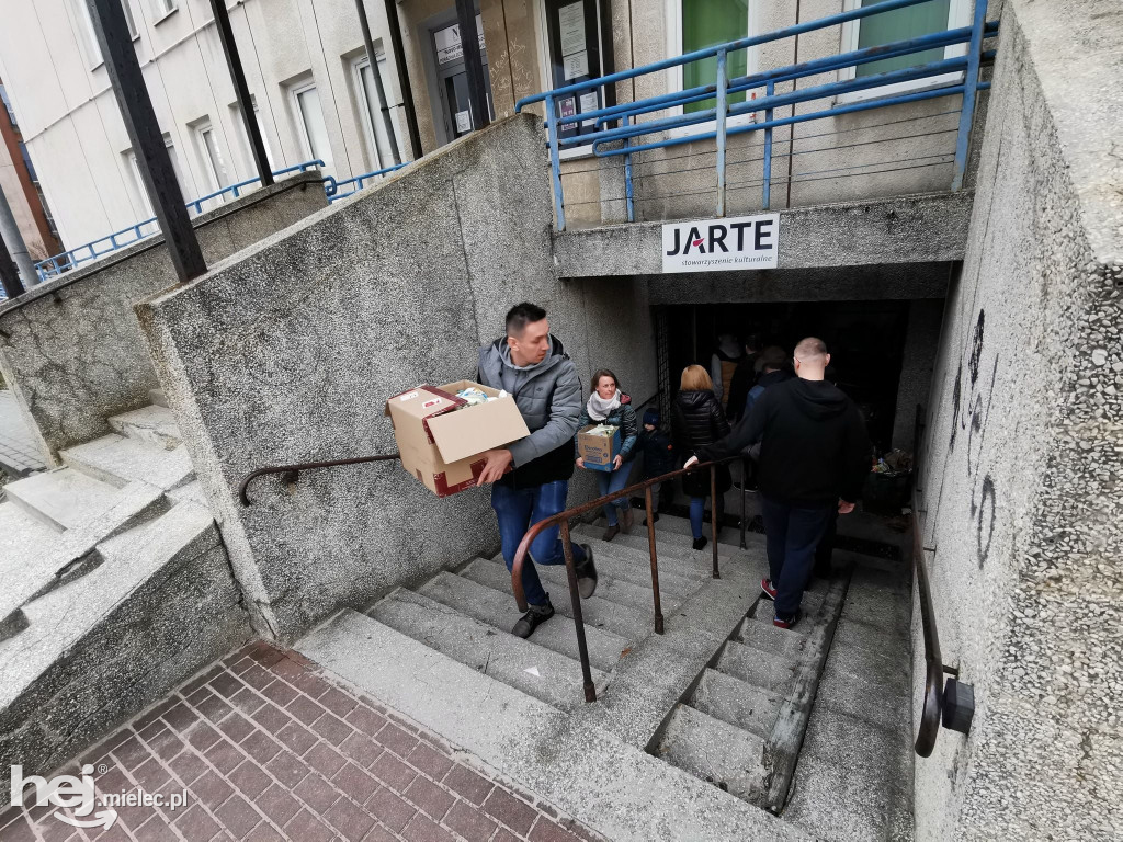 Pierwsze mieleckie konwoje z pomocą ruszyły na granicę
