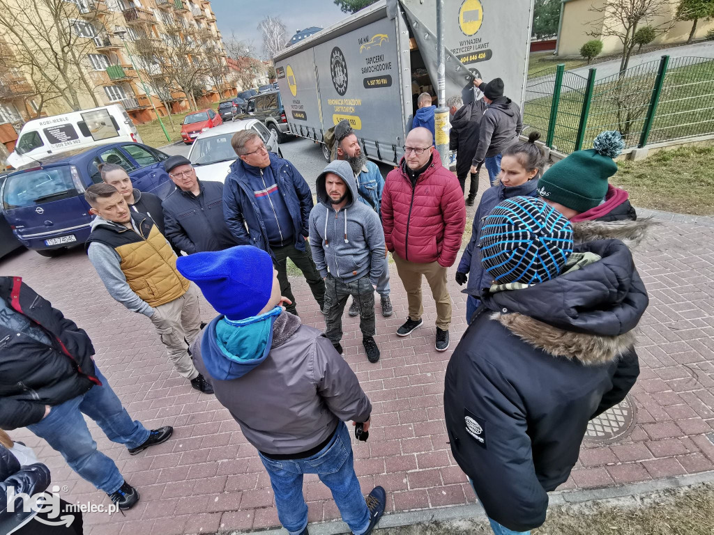 Pierwsze mieleckie konwoje z pomocą ruszyły na granicę