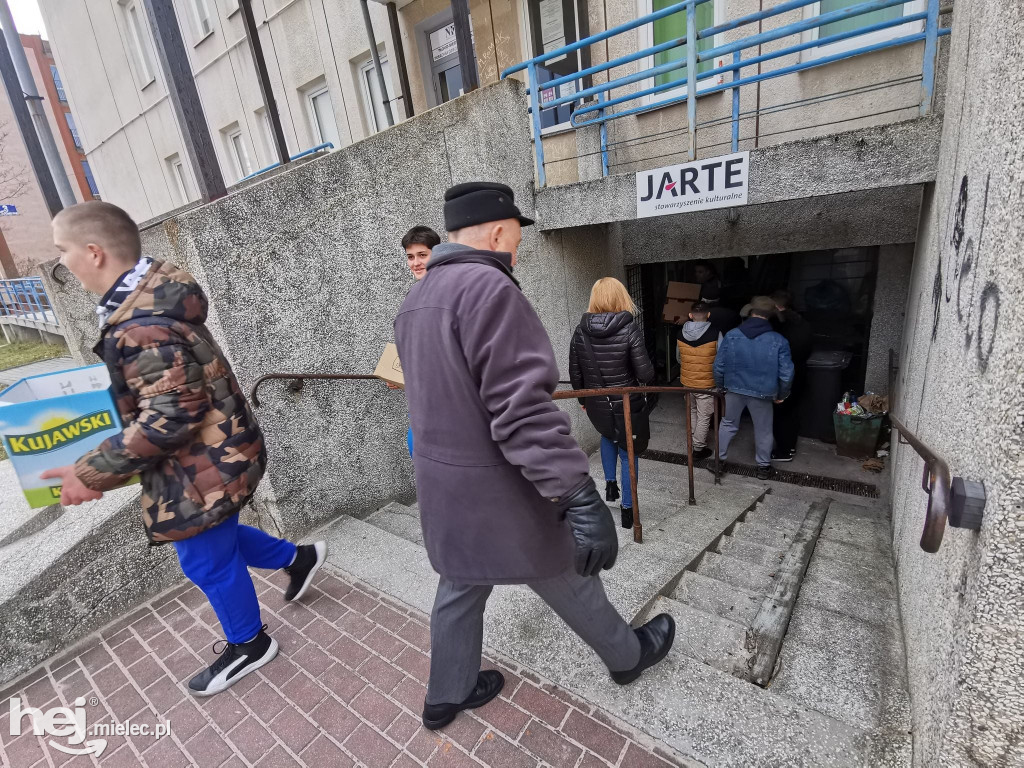 Pierwsze mieleckie konwoje z pomocą ruszyły na granicę