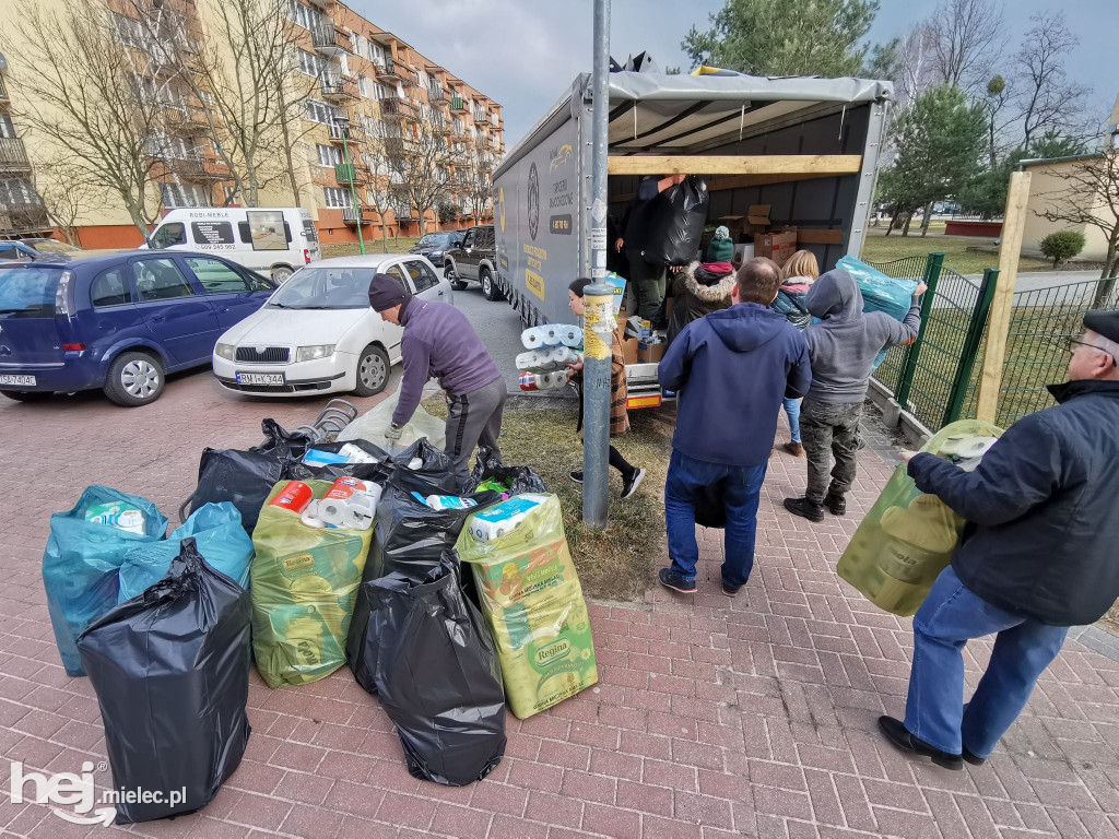 Pierwsze mieleckie konwoje z pomocą ruszyły na granicę