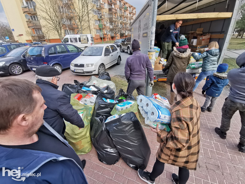 Pierwsze mieleckie konwoje z pomocą ruszyły na granicę