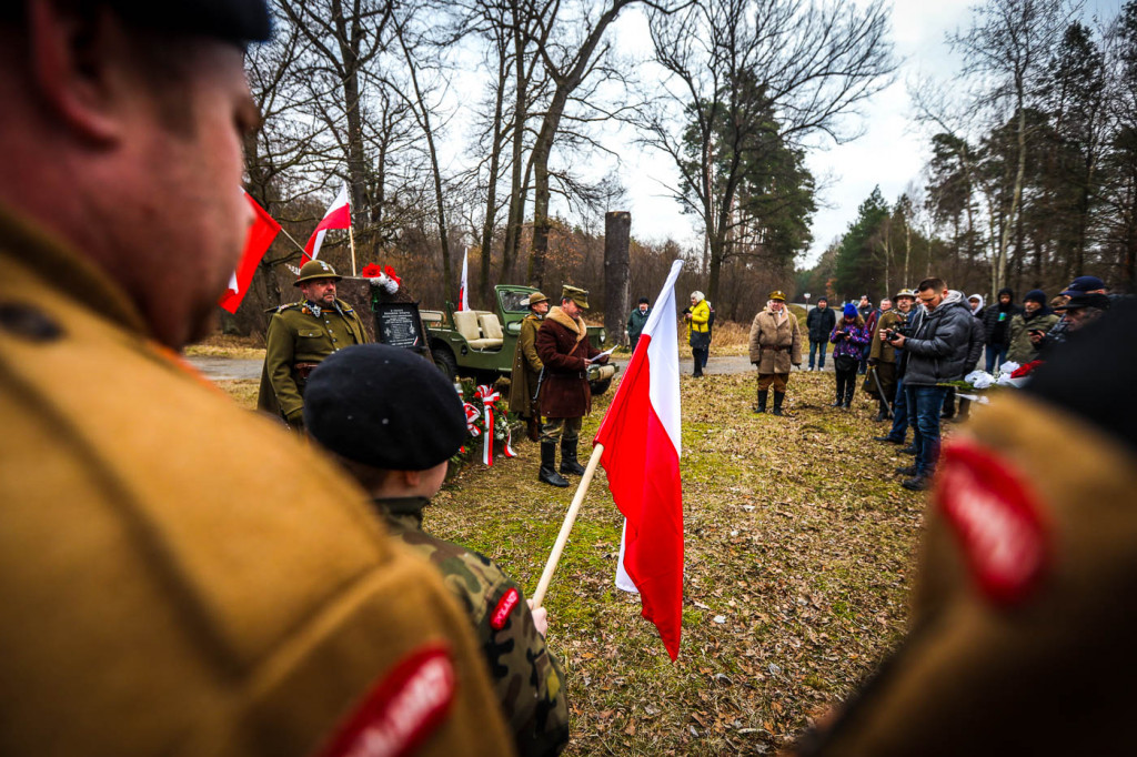 Odsłonięcie Dębu Niezłomnych im. por. Henryka Atemborskiego