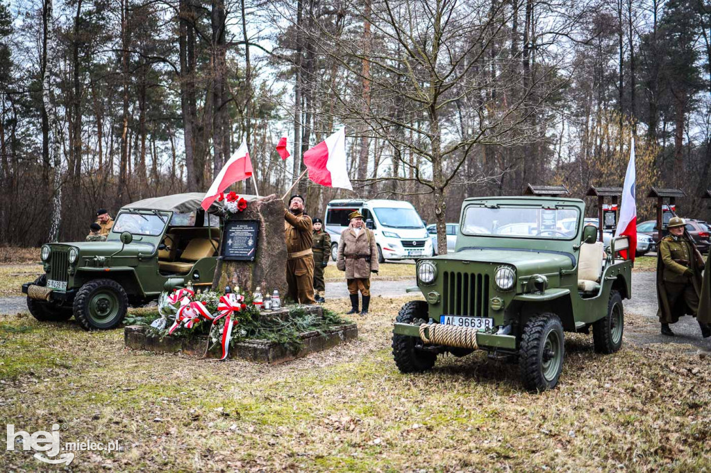 Odsłonięcie Dębu Niezłomnych im. por. Henryka Atemborskiego