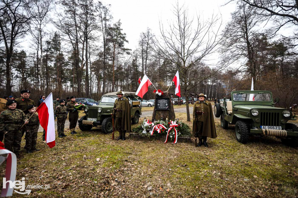 Odsłonięcie Dębu Niezłomnych im. por. Henryka Atemborskiego