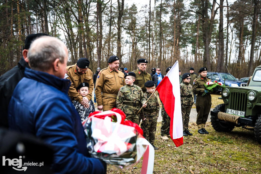 Odsłonięcie Dębu Niezłomnych im. por. Henryka Atemborskiego