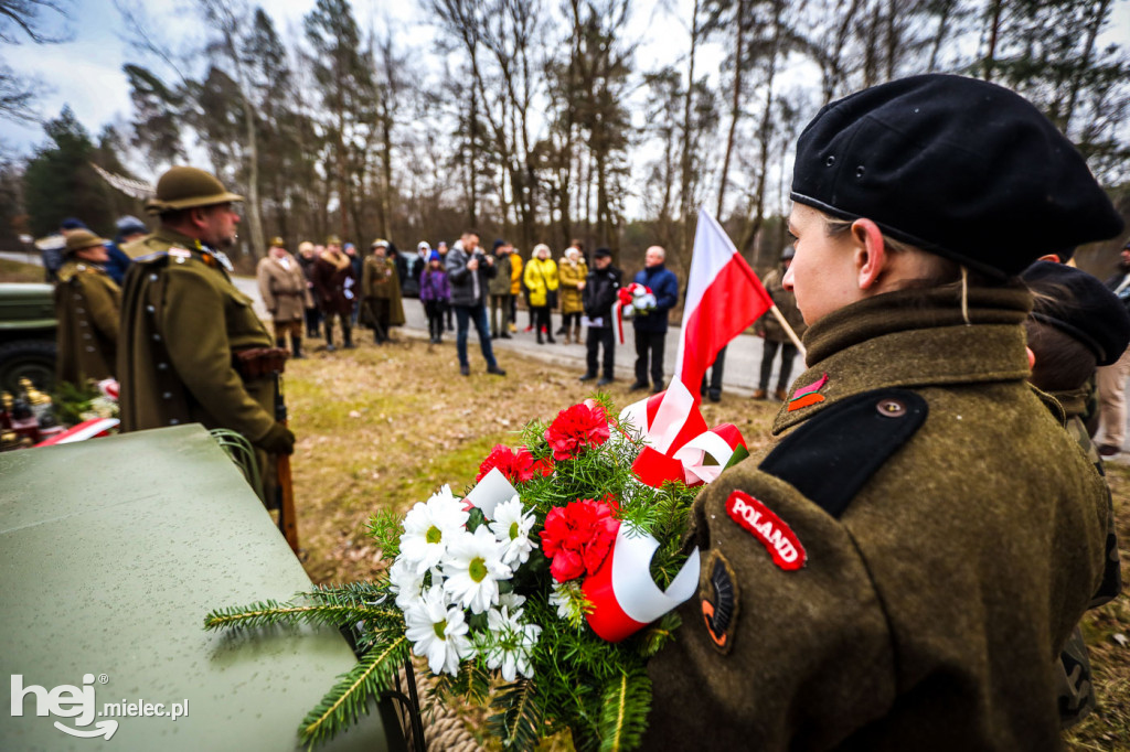 Odsłonięcie Dębu Niezłomnych im. por. Henryka Atemborskiego