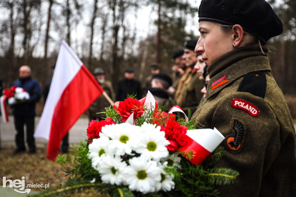 Odsłonięcie Dębu Niezłomnych im. por. Henryka Atemborskiego