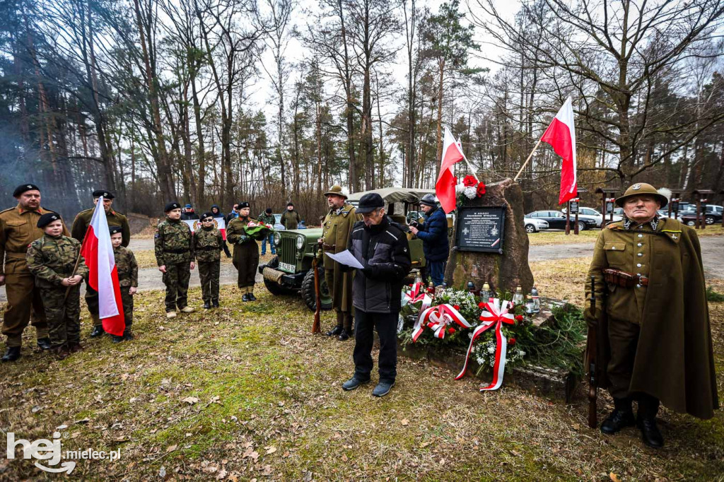 Odsłonięcie Dębu Niezłomnych im. por. Henryka Atemborskiego