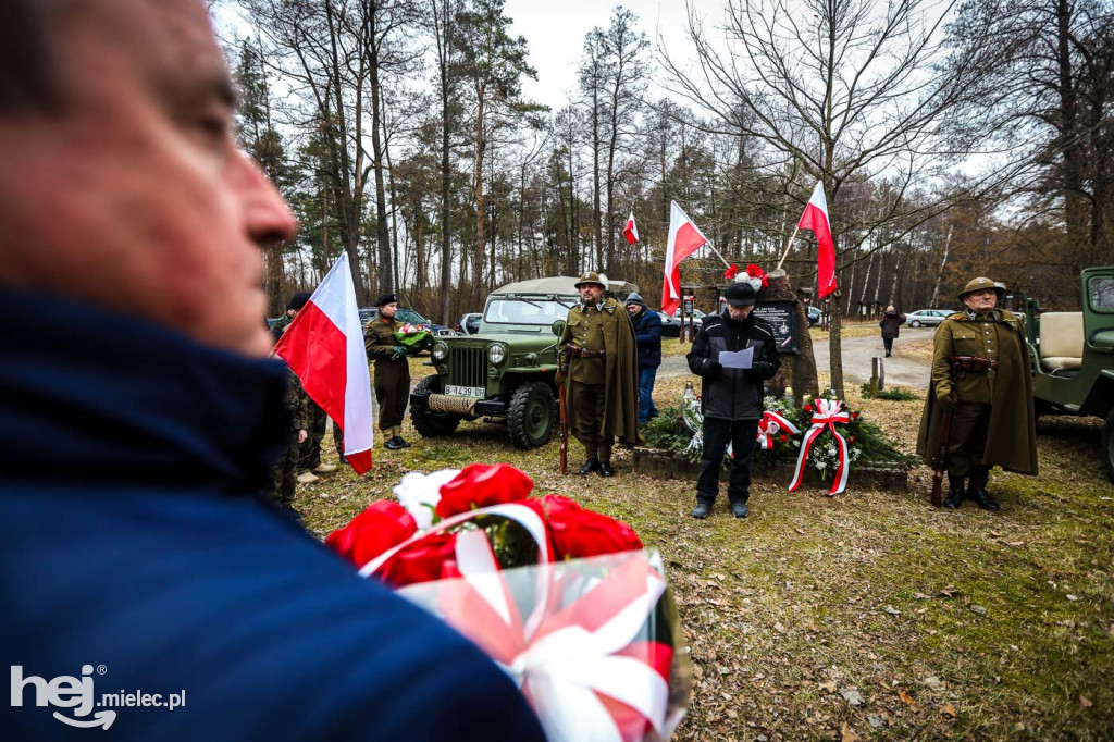 Odsłonięcie Dębu Niezłomnych im. por. Henryka Atemborskiego