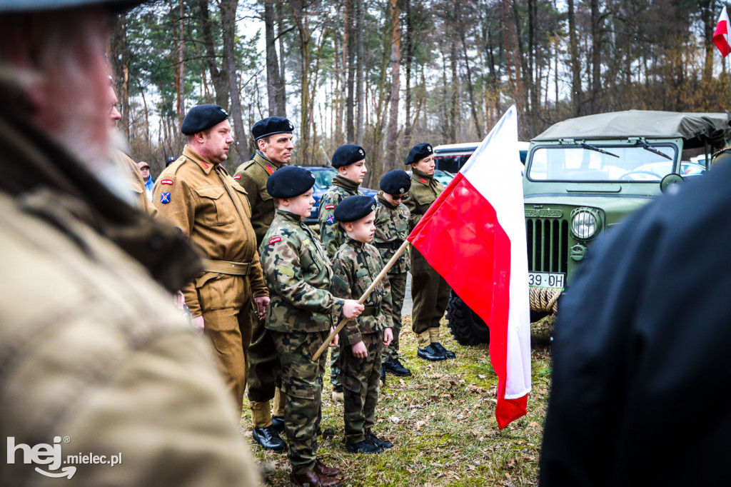 Odsłonięcie Dębu Niezłomnych im. por. Henryka Atemborskiego