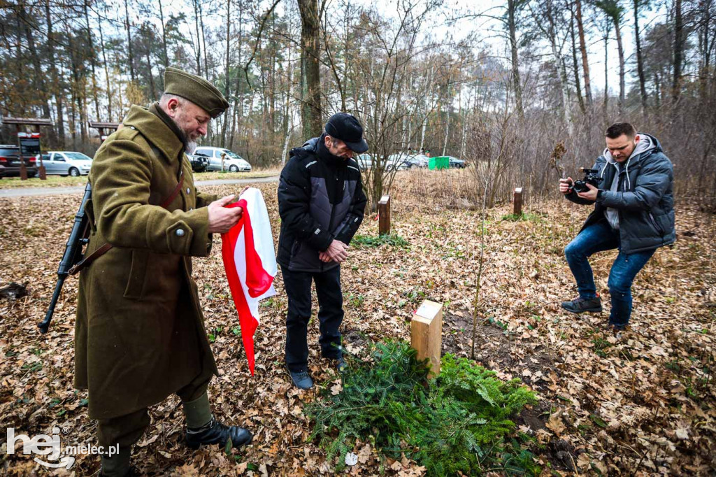 Odsłonięcie Dębu Niezłomnych im. por. Henryka Atemborskiego