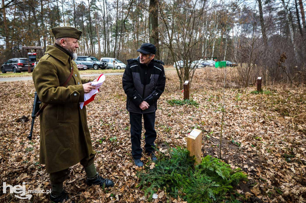 Odsłonięcie Dębu Niezłomnych im. por. Henryka Atemborskiego