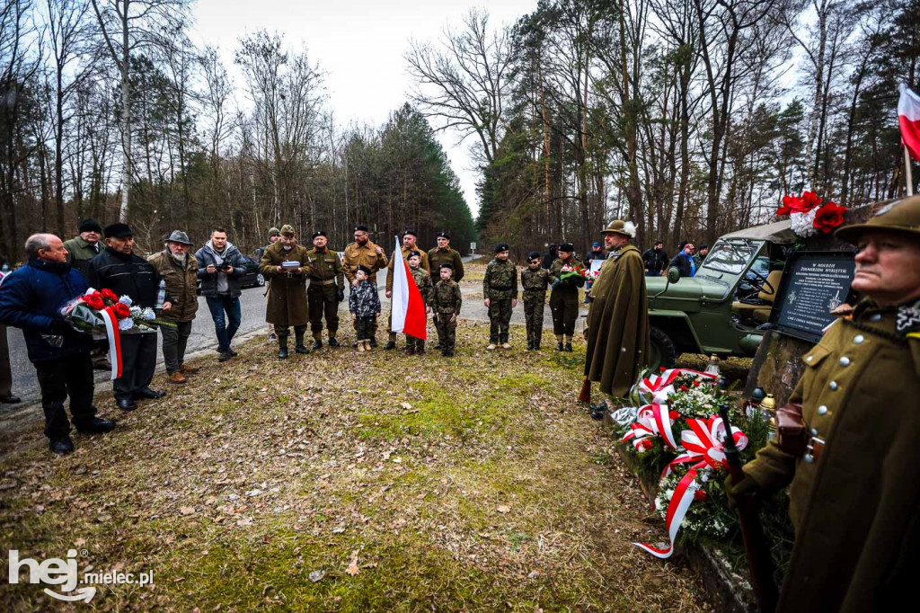 Odsłonięcie Dębu Niezłomnych im. por. Henryka Atemborskiego