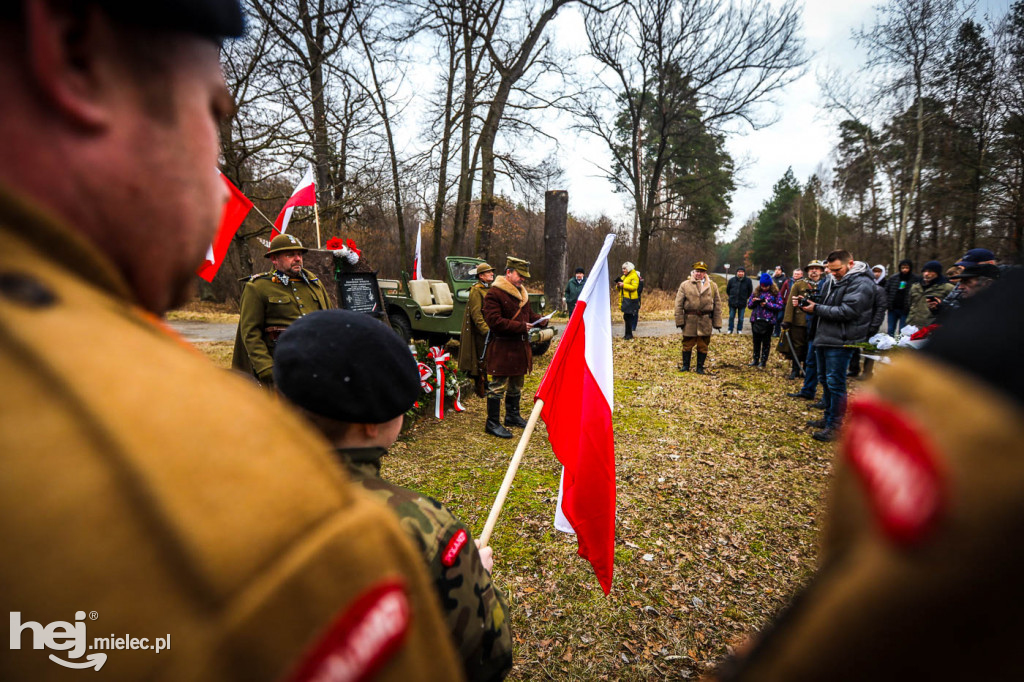 Odsłonięcie Dębu Niezłomnych im. por. Henryka Atemborskiego