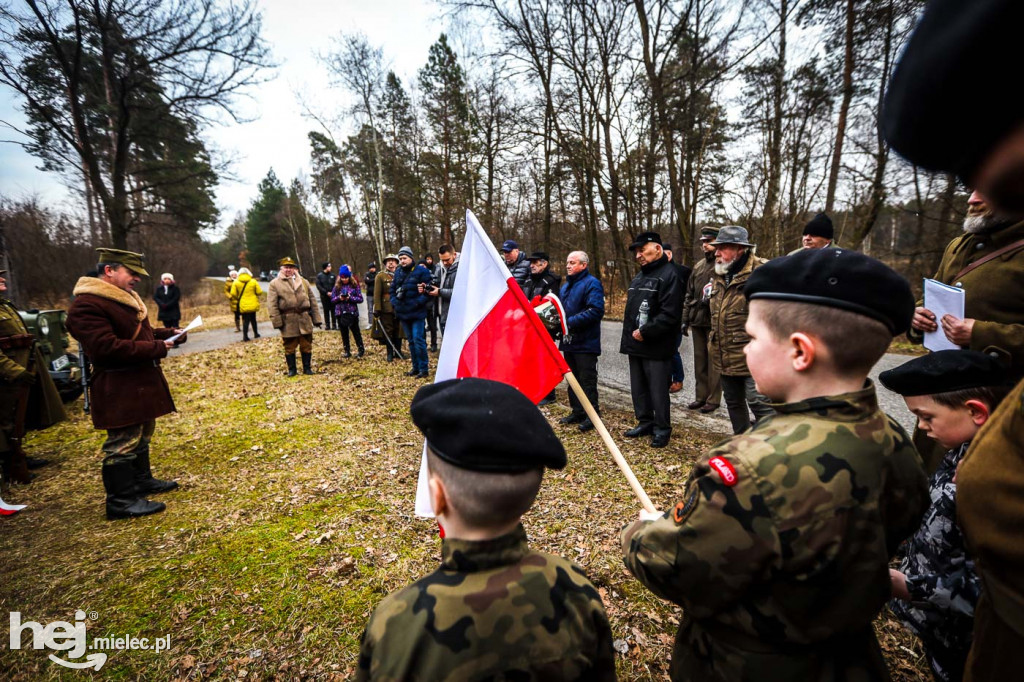 Odsłonięcie Dębu Niezłomnych im. por. Henryka Atemborskiego