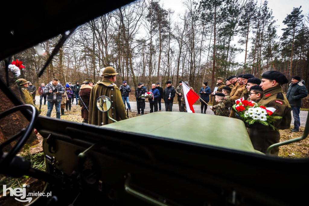 Odsłonięcie Dębu Niezłomnych im. por. Henryka Atemborskiego