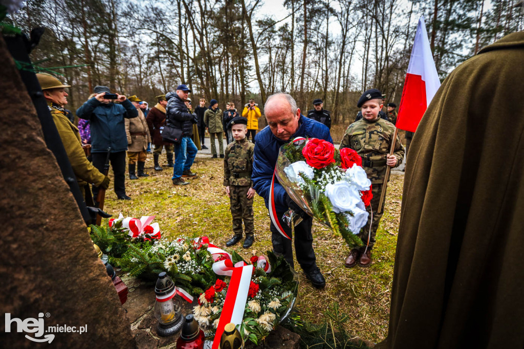 Odsłonięcie Dębu Niezłomnych im. por. Henryka Atemborskiego