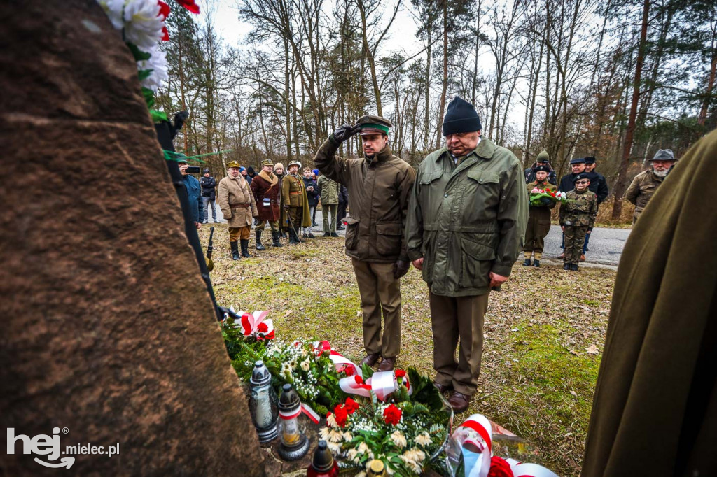 Odsłonięcie Dębu Niezłomnych im. por. Henryka Atemborskiego