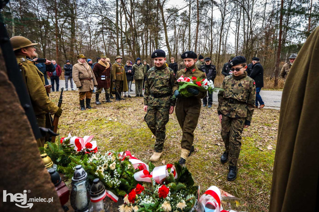 Odsłonięcie Dębu Niezłomnych im. por. Henryka Atemborskiego