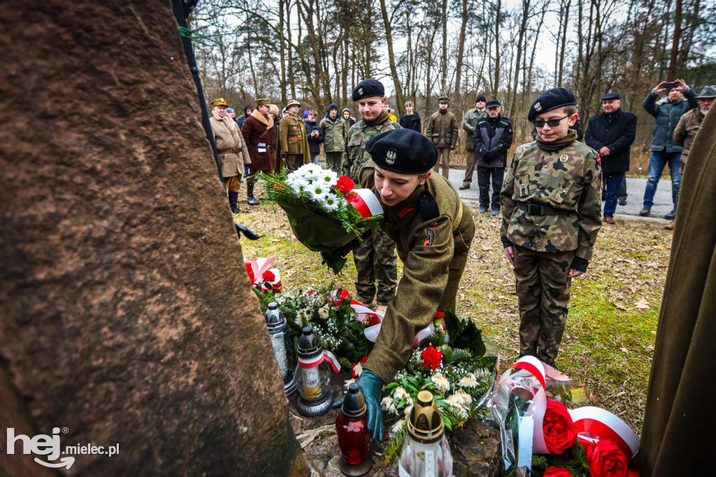 Odsłonięcie Dębu Niezłomnych im. por. Henryka Atemborskiego