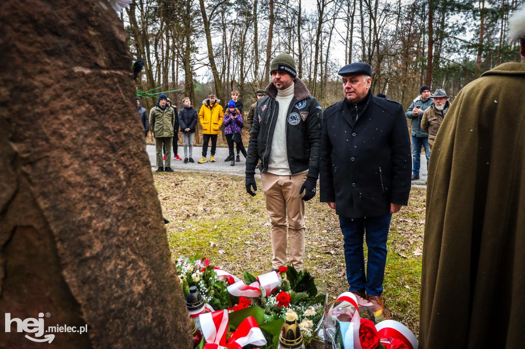 Odsłonięcie Dębu Niezłomnych im. por. Henryka Atemborskiego