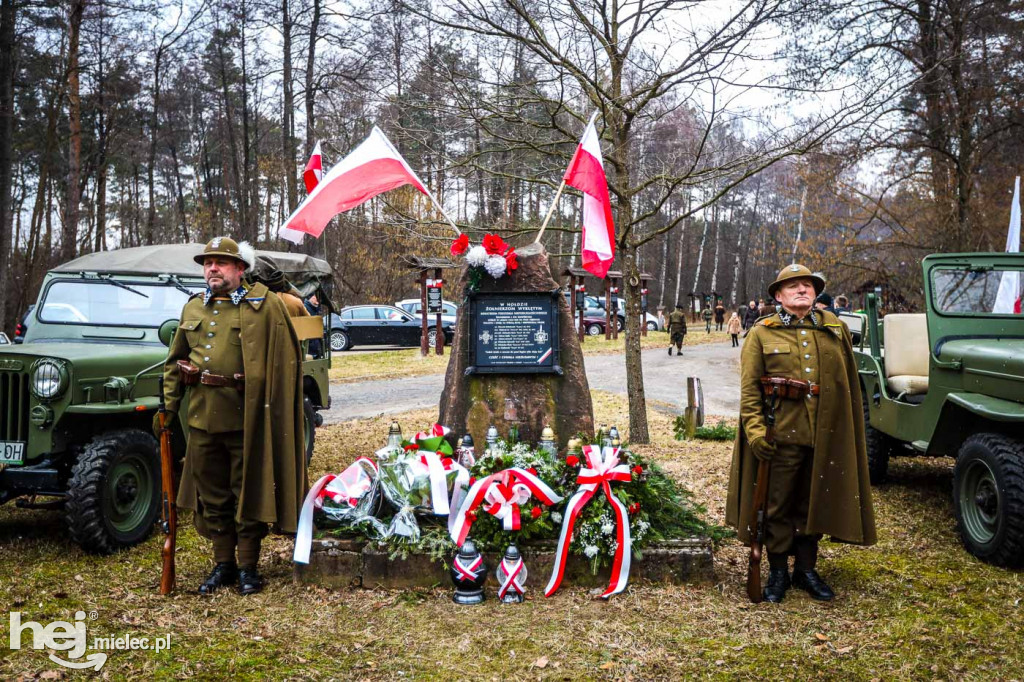 Odsłonięcie Dębu Niezłomnych im. por. Henryka Atemborskiego