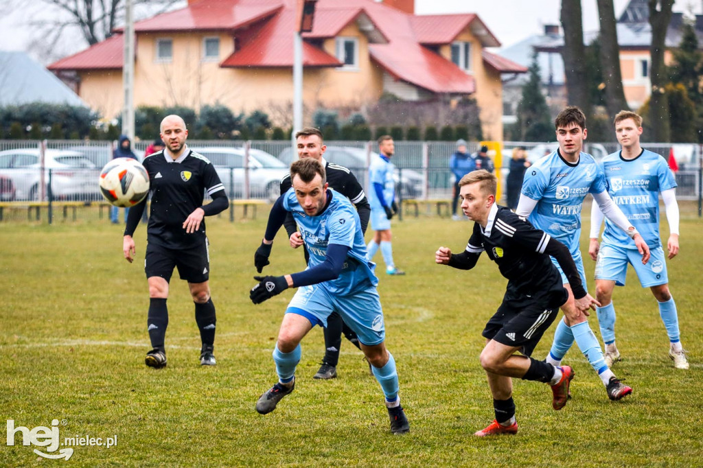 Puchar Polski: LKS Czarni Trześń - Korona Rzeszów