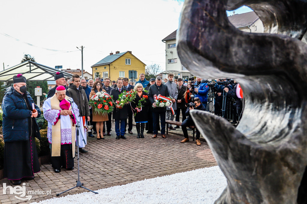 Odsłonięcie obelisku pamięci Ignacego Łukasiewicza