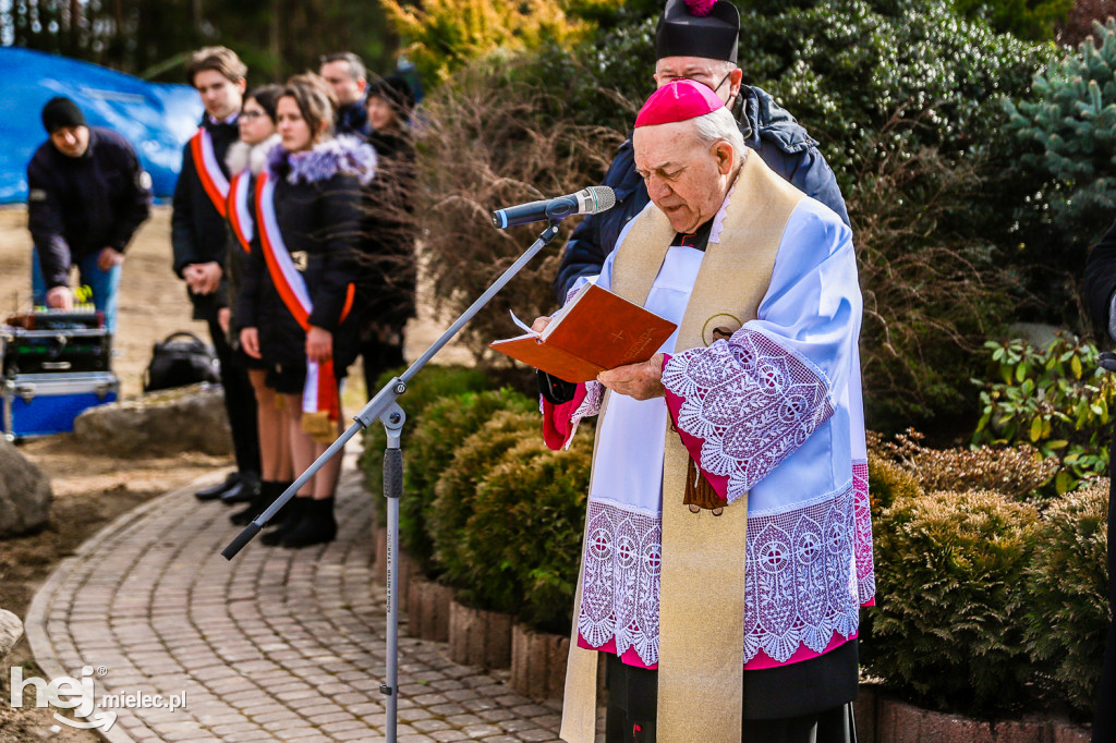 Odsłonięcie obelisku pamięci Ignacego Łukasiewicza