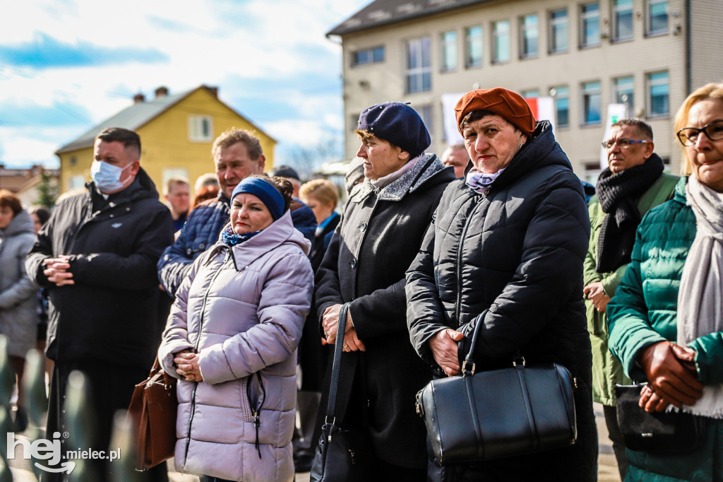 Odsłonięcie obelisku pamięci Ignacego Łukasiewicza