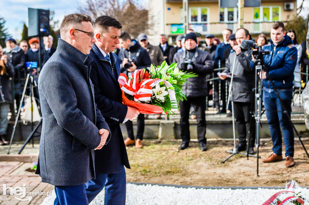 Odsłonięcie obelisku pamięci Ignacego Łukasiewicza