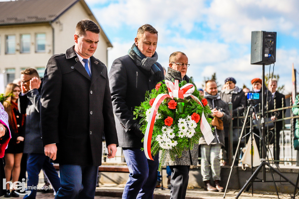 Odsłonięcie obelisku pamięci Ignacego Łukasiewicza