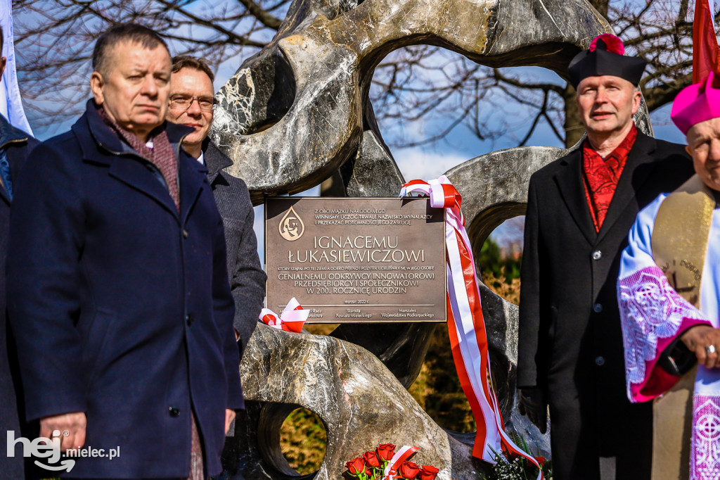 Odsłonięcie obelisku pamięci Ignacego Łukasiewicza