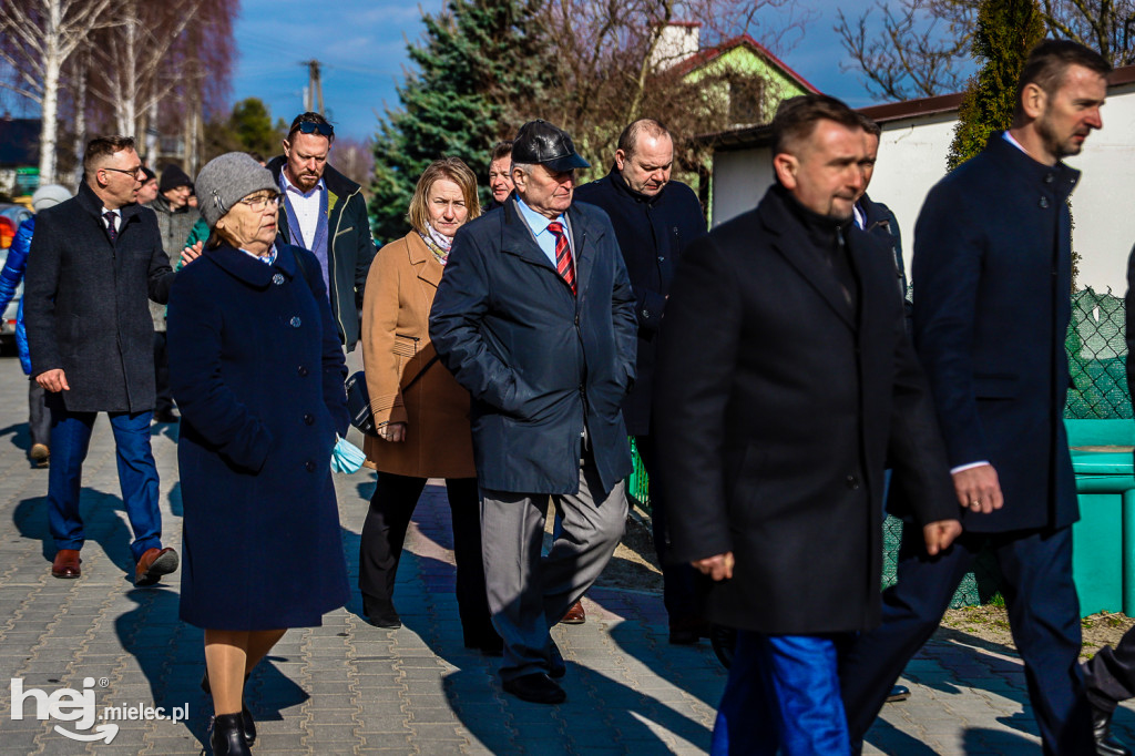 Odsłonięcie obelisku pamięci Ignacego Łukasiewicza