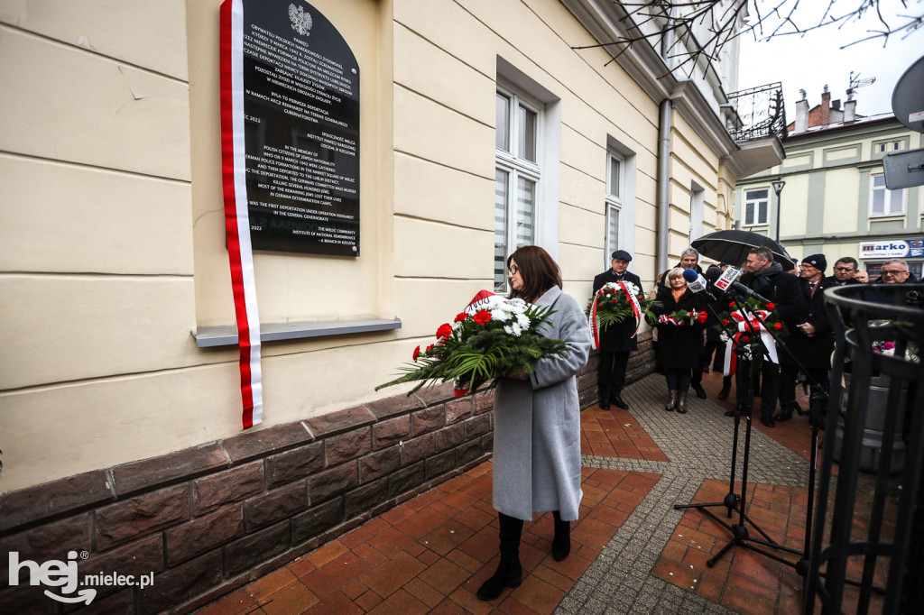 Odsłonięcie tablicy w 80. rocznicę Akcji Reinhardt