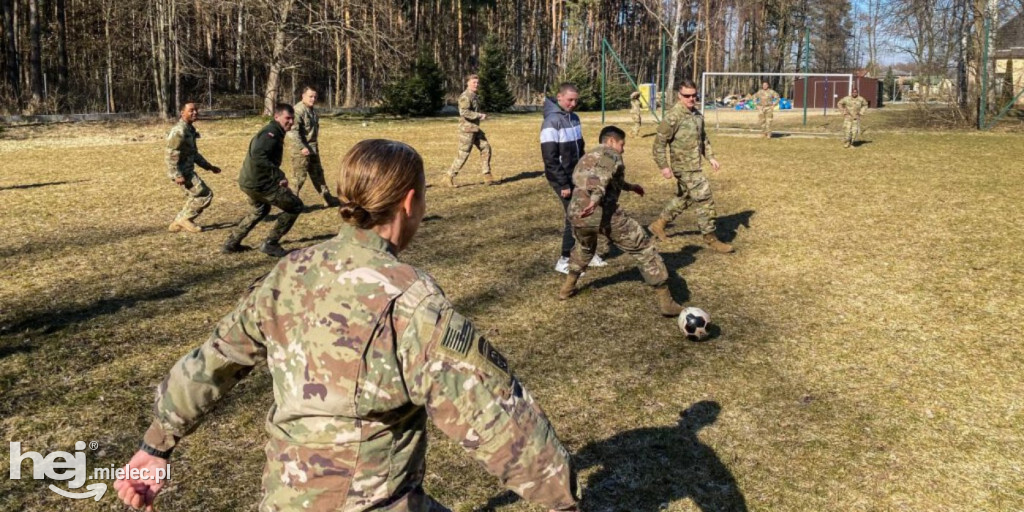 Żołnierze USA odwiedzili dom dziecka w Skopaniu