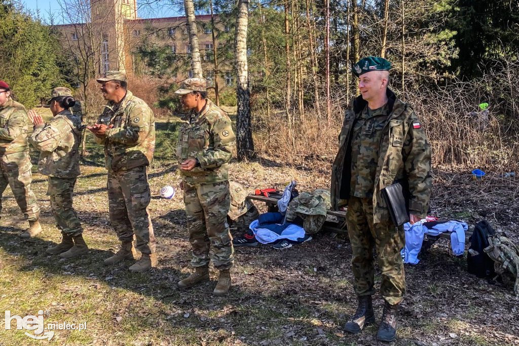 Żołnierze USA odwiedzili dom dziecka w Skopaniu