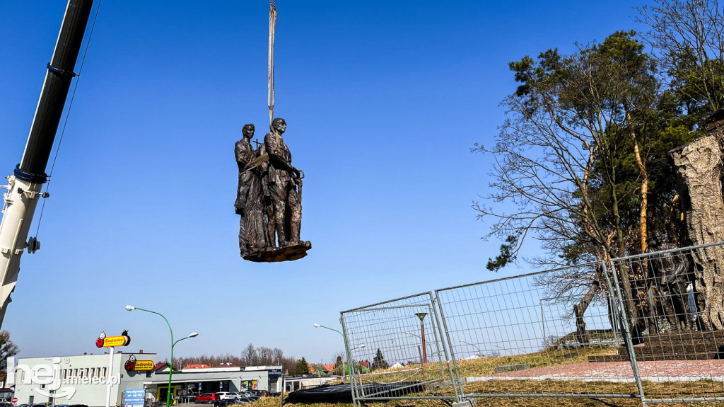 Cztery figury wzbogaciły Pomnik Żołnierzy Wyklętych