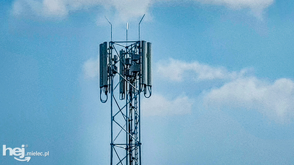 Dwa nowe nadajniki telefonii komórkowej