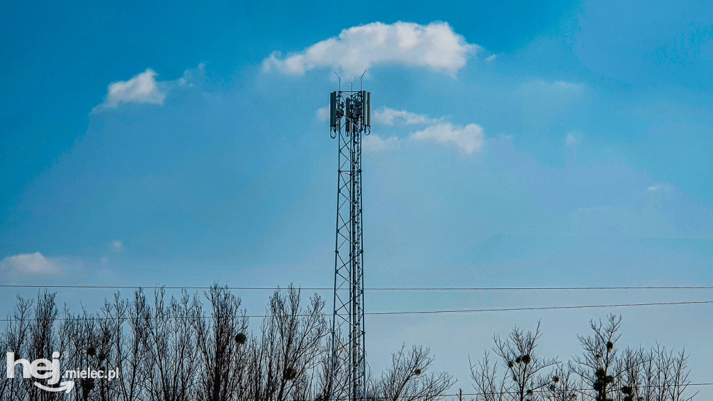 Dwa nowe nadajniki telefonii komórkowej